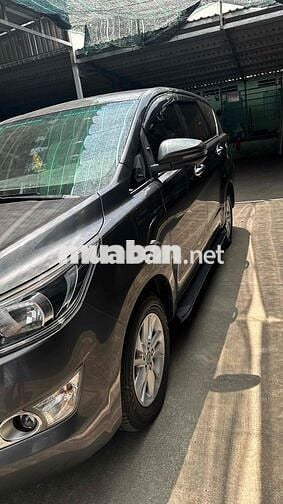 Toyota Innova 2018 2.0G - 101859 km