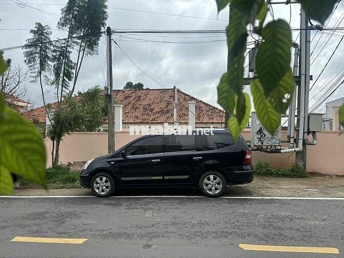 Nissan Grand livina 2010 1.8 AT - 100000 km