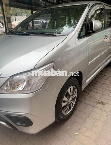 Toyota Innova 2015 2.0E - 900000 km