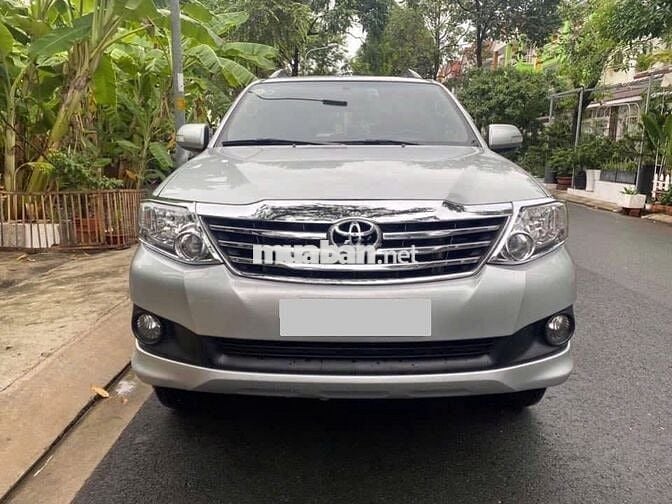 Toyota Fortuner 2013 số tự động, máy xăng 2.7