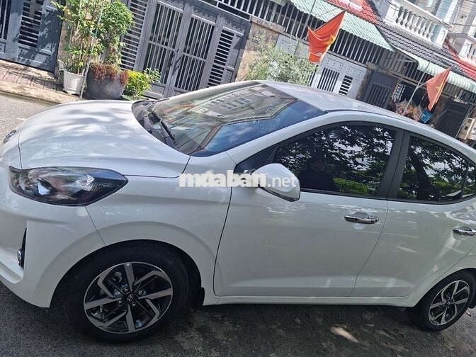Hyundai Grand i10 2022 1.2 Sedan AT - 11000 km