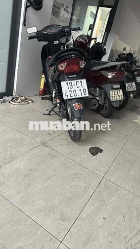 Xe dư không đi tới