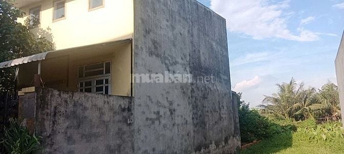Bán nhà riêng 111m2, có tầng lửng tại Đức Hòa, Tây Ninh (Long An)