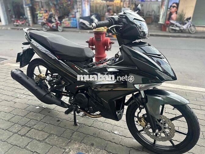 Exciter 155 Yamaha màu đen, xe số
