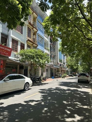 Bán nhà Mễ Trì 4 tầng, 130m2. có vỉa hè, ô tô tránh, ở luôn. 42,5 tỷ