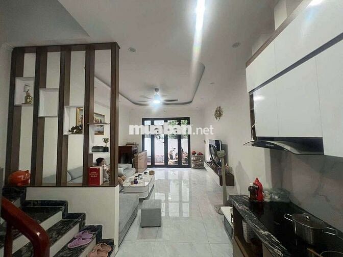 CHO THUÊ NHÀ ĐẸP PHÚC LỢI, LONG BIÊN (gần Vinhomes) - ÔTÔ ĐỖ CỔNG