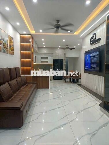 Cho thuê nhà 3 tầng mới mặt tiền đường Bùi Thiện Ngộ Hoà Xuân