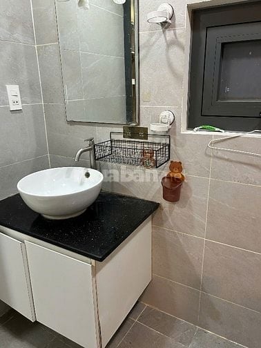 Căn mặt tiền lầu 2, nhà tập thể đường Lê Hồng Phong P10 Q10
