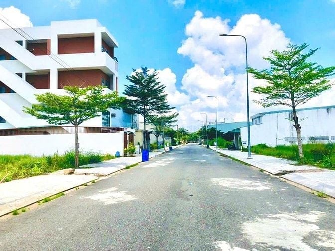 Đất ngay đường Tỉnh Lộ 10 -Trần Văn Giàu nối dài, DT 130m2 chỉ 15tr/m2