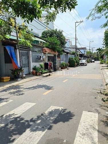 BÁN ĐẤT TẶNG NHÀ VỊ TRÍ SIÊU TỐT ĐÓN ĐẦU QUỐC LỘ 13 VỚI 10 LÀN ĐƯỜNG