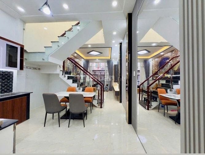 Bán nhà Hoàng Hoa Thám, Tân Bình, Giá: 2 tỷ 350 / 55m2, sổ hồng riêng