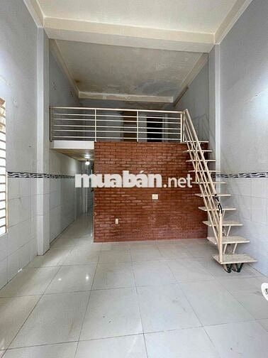 nhà 100m2 1lầu 4pn 3wc sân xe hơi ngay Hoàng Diệu2 15triệu