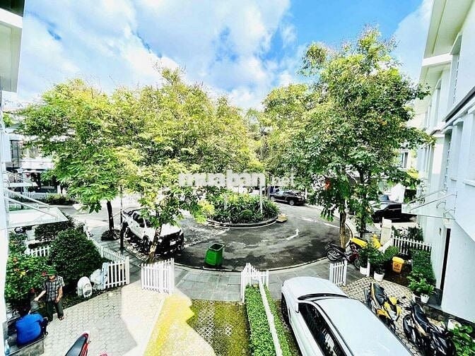 SIÊU BIỆT THỰ CHO THUÊ NGAY TRUNG TÂM QUẬN 10 - DTSD 500M2 - 4 TẦNG !!