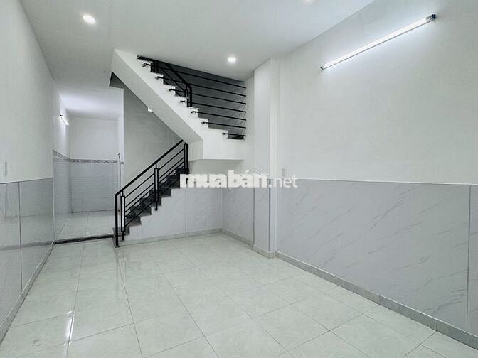 Cho thuê nhà nguyên căn gần Ngã tư Bình Phước