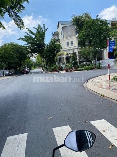 Bán biệt thự nhà thô  Vườn Lài An Phú Đông 