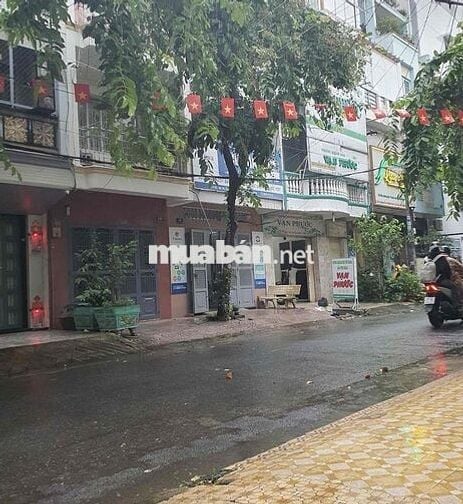 Nhà Ngay Khu Cư Xá Bình Thới , Quận 11 dt:4,5m x16m, 4PN 3WC