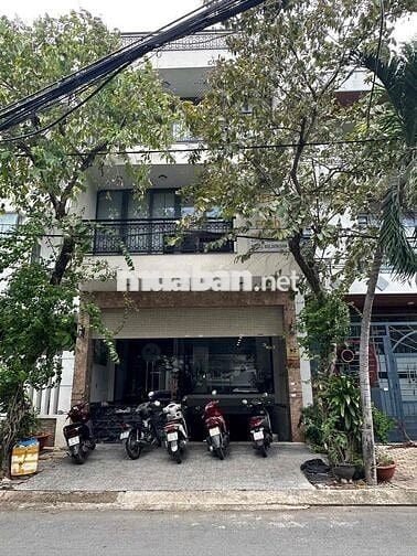 Cho thuê toà nhà 5P - 4WC ngay đường số 40 Tân Quy Đông Q7