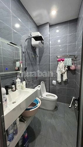 NHÀ MINH KHAI 42m LÔ GÓC NỞ HẬU giá 8** tỷ.