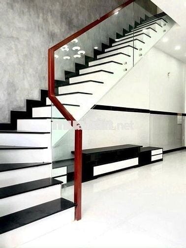 NHÀ TRỆT 2 LẦU 4PN-4WC ĐƯỜNG XE HƠI,SÂN OTO CỔNG RÀO KIÊN CỐ,NHÀ ĐẸP