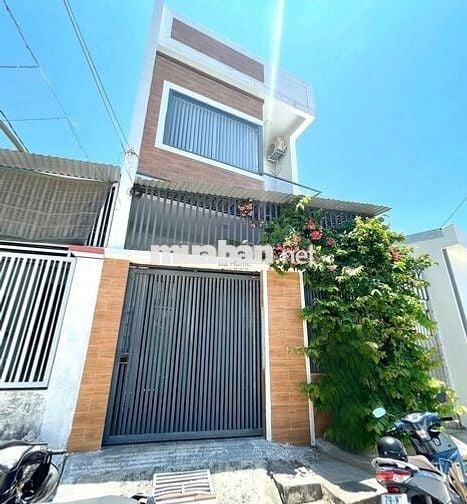 HÀ NGUYÊN CĂN 1 TRỆT 1 LẦU Ở BẮC NHA TRANG GIÁ 10 TRIỆU/ THÁNG