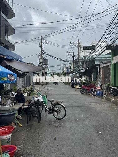 bán nhà c4 đã tháo dỡ tiện xây mới hẻm xe tải lê trọng tấn gần AEON TP