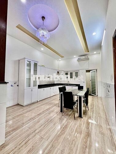 Nhà Rộng Rải DT 6x15 1Trệt 2Lầu 4Pn 5Wc Gara Đậu Ôtô Hẻm Xe Tải