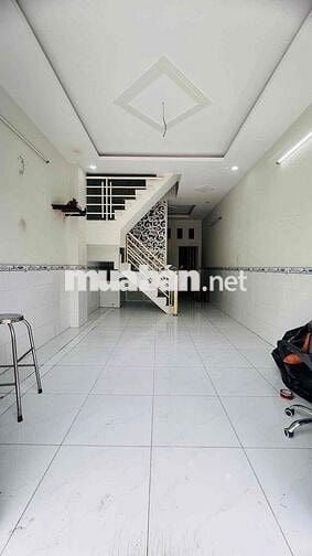 Nhà Gần Chợ Đường DT 120m2 1Trệt 1Lầu 3Pn 3Wc Sân Đậu Xe Máy Hẻm Cụt
