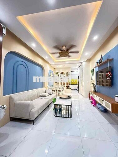Siêu Phẩm Phú Diễn 40m2 - 5 Tầng - Gần Phố - Tiện Ích - Giá 6,5 Tỷ