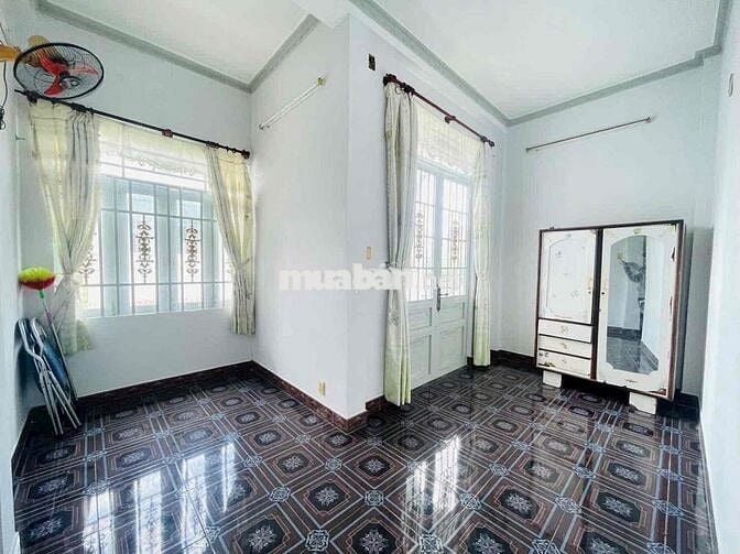 BÁN GẤP NHÀ HẺM BA GÁC 1 TRỆT 1 LẦU