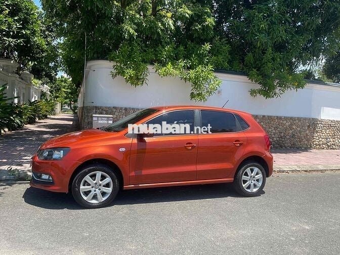 Bán xe Volkswagen Polo AT 2015