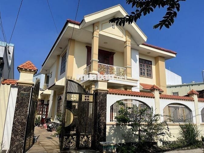 Biệt thự thị trấn Hóc Môn, đường nhựa 8m,1 trệt 1 lầu, 4m x 25m, 16 tỷ