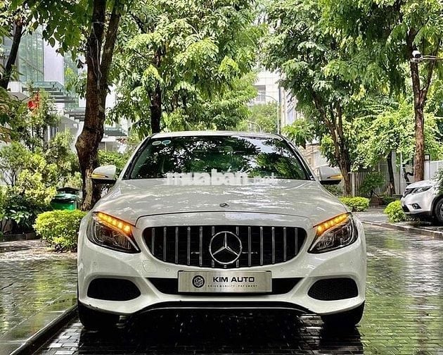 Mercedes Benz C200 2017 Trắng - 75000 km