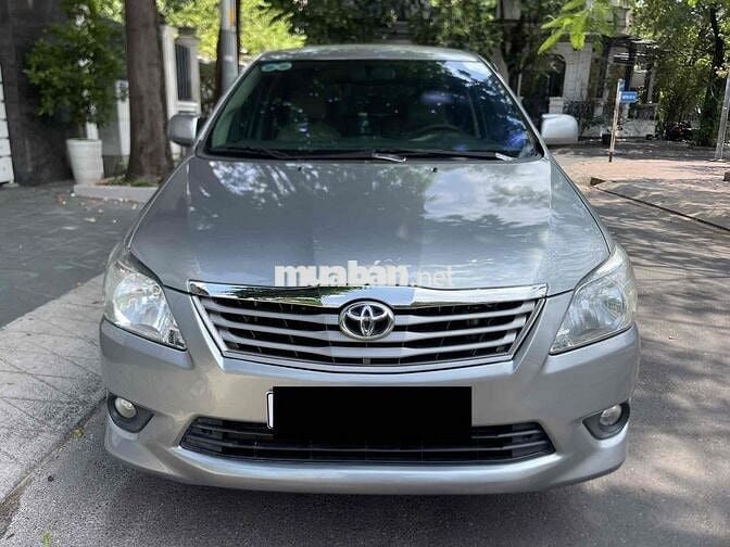 Toyota Innova 2013 2.0G  tự động - 150000 km