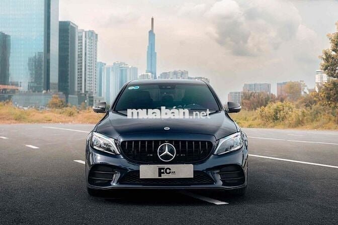 Mercedes C300 AMG 2019 nhiều option lên thêm