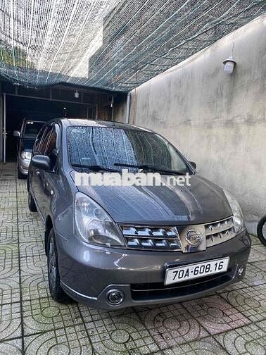 Nissan Livina 2011 số sàn.
