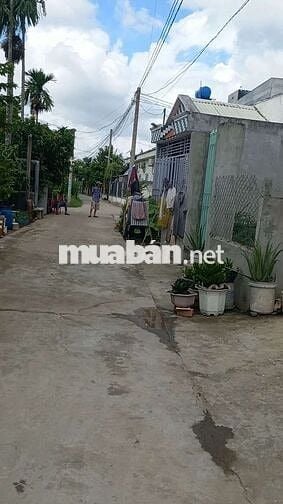 Cần bán đất ngay chợ Mỹ Hạnh Nam