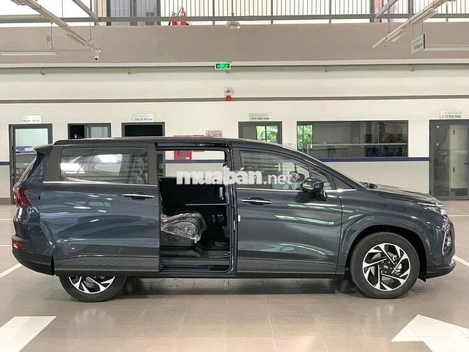 Xả kho Hyundai Custin giá cực tốt