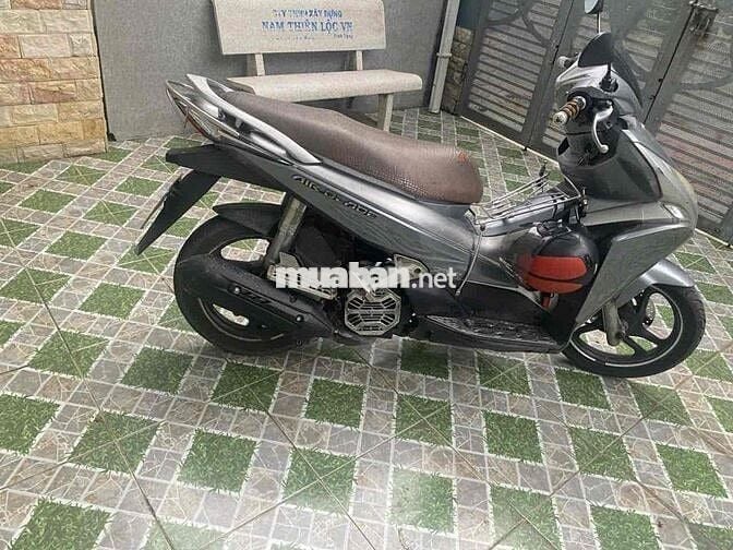xe sạch sẽ máy im re mua về sử dụng