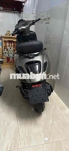 chính chủ bán xe vespa mới chưa lăn bánh