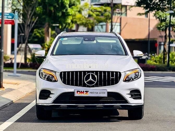 Mercedes Benz GLC300 4MATIC AMG model 2019