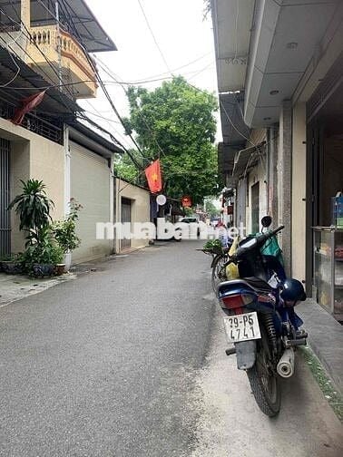 Bán nhà Tân Mai 45m2 x 2T ô tô đỗ cửa