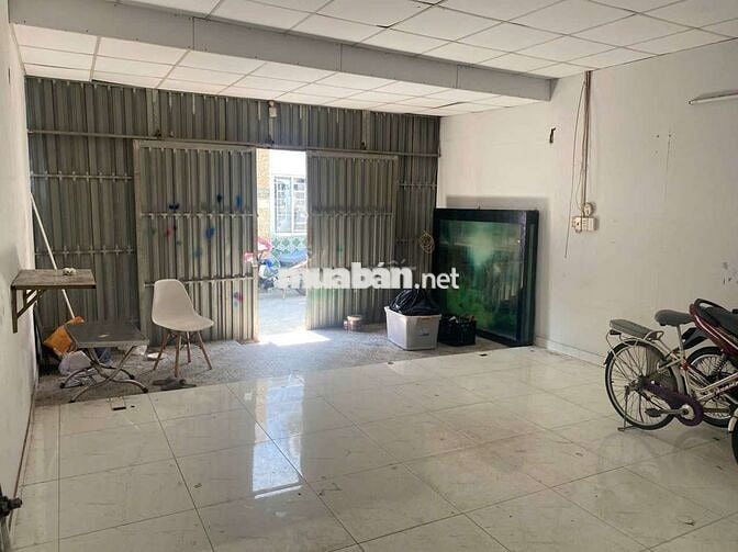 Cho thuê nhà nguyên căn có sân vườn phía sau nhà