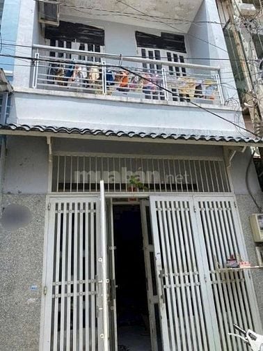 Giáp chủ gửi bán gấp nhà SHR 4*10 trệt lầu 2phong 2tolet đường số 4