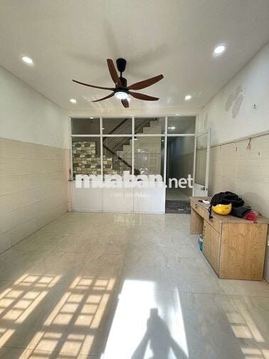 Nhà 60m2 1lầu 3pn 2wc hẻm xe hơi HBC 10.5triệu