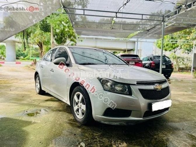 Chevrolet Cruze LS 1.6 MT 2011