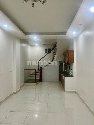 Cần cho thuê nhà nguyên căn mặt ngõ Quan Thổ 3 Đống Đa, Hà Nội 