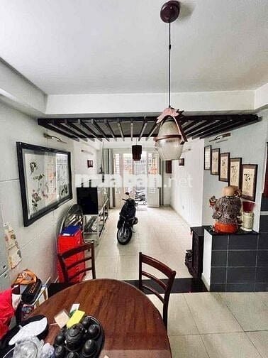 TRUNG TÂM TRẦN QUANG DIỆU Q3 - 41m2 ( 3,6/4,5x10,7m) 4 tầng - 1 Căn ra