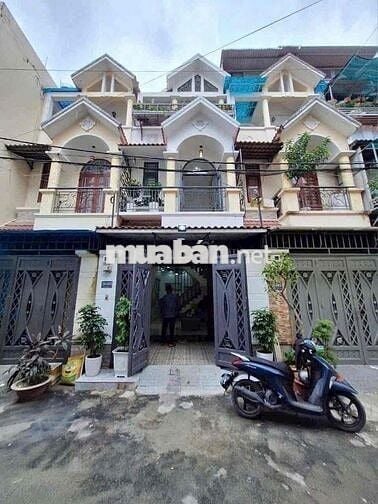 Nhà Full Nội Thất Khu Đồng Bộ Giá 9 Triệu 3Pn Xe Hơi Đậu Cửa