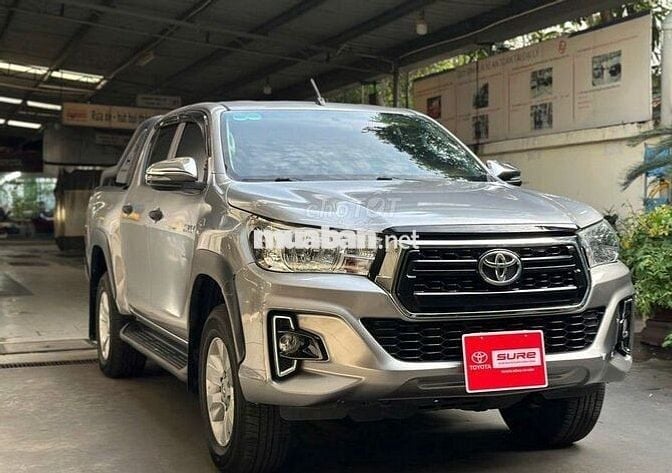 Toyota Hilux 2.4E AT 4x2 – Bán Tải Máy Dầu