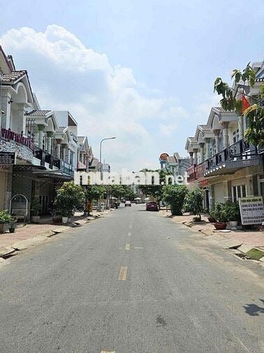 làm ăn thua bán để trả nợ 185m2 (ngang 10 dài 18,5)